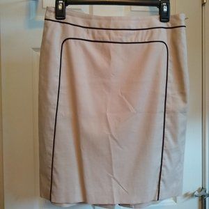 Ann Taylor Skirt, size 4, khaki with black piping